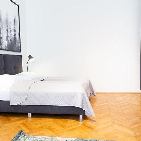 וינה Apartment Lindengasse מראה חיצוני תמונה